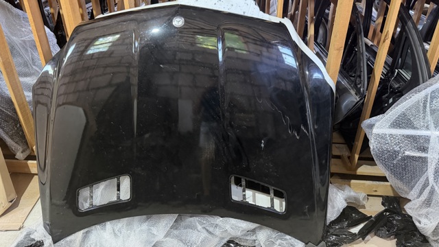 Капот двигателя 1668800457 MERCEDES