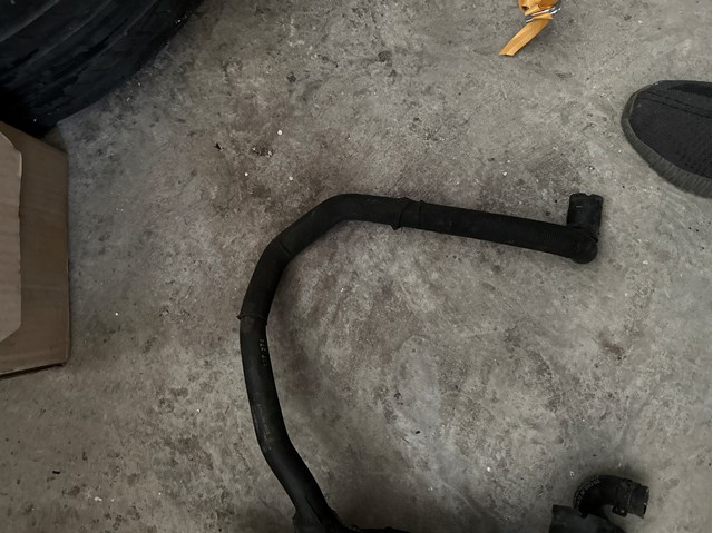 Патрубок радиатора охлаждения нижний 2205014882 MERCEDES