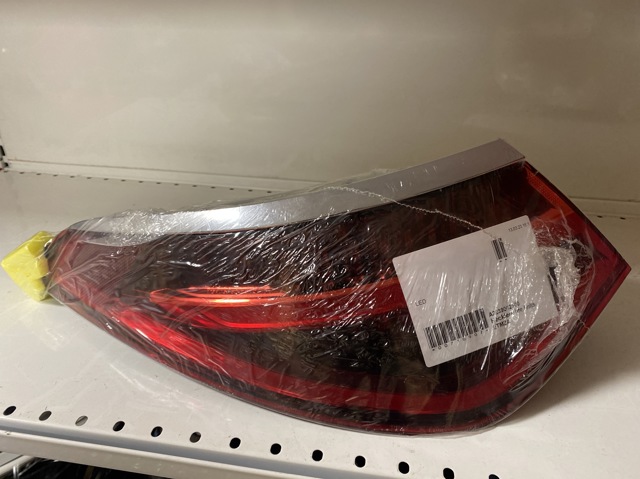 Фонарь задний левый 2239062300 MERCEDES