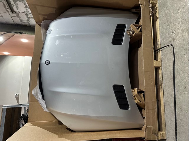 Капот двигателя A1668800557 MERCEDES