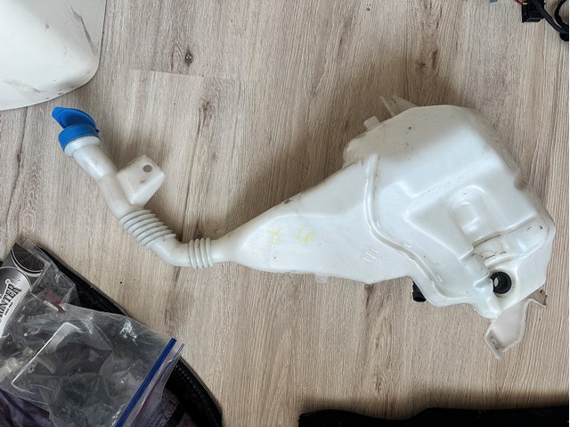 Бачок стеклоомывателя 149006200A Tesla Model