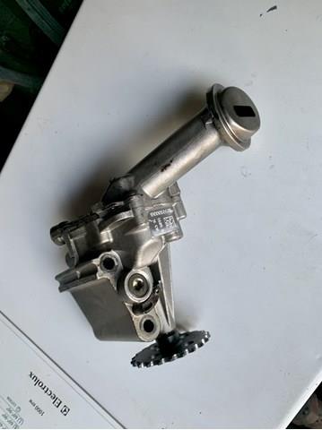 150008247R RENAULT Масляный насос купить в Львов
