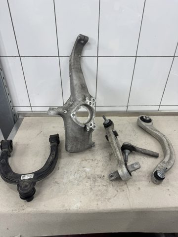 Наконечник рулевой тяги, внешний 104484100E TESLA