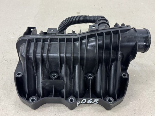 Впускной коллектор 1047092S01 FORD