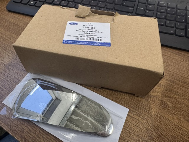 Зеркальный элемент левого зеркала заднего вида 1766582 FORD