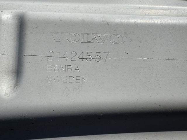 VOLVO 31424557 Капот в наличии Киев