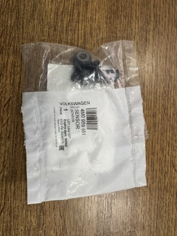 Датчик AIRBAG передний 4M0959651 VAG