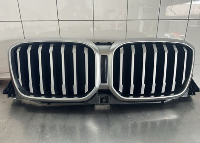 Жалюзи радиатора охлаждения 51745A1DA48 BMW