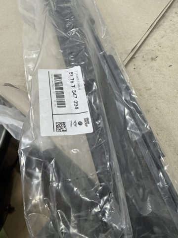 Резинка под капот 51767347394 BMW