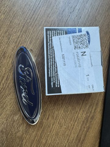Фирменный значек решетки радиатора 5351110 FORD