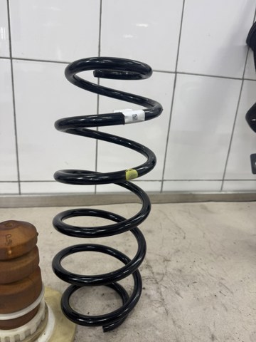 Пружина задняя 5R3511115BB VAG