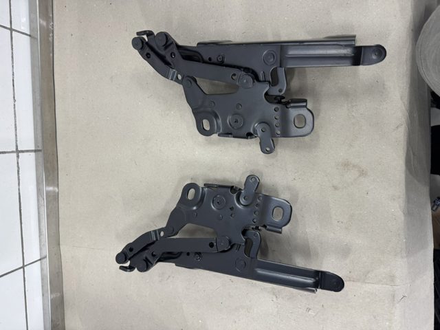 7239416 BMW Петля капота правая купить в Полтава