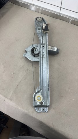 Механизм стеклоподъемника двери задней, правой 8200291153 RENAULT