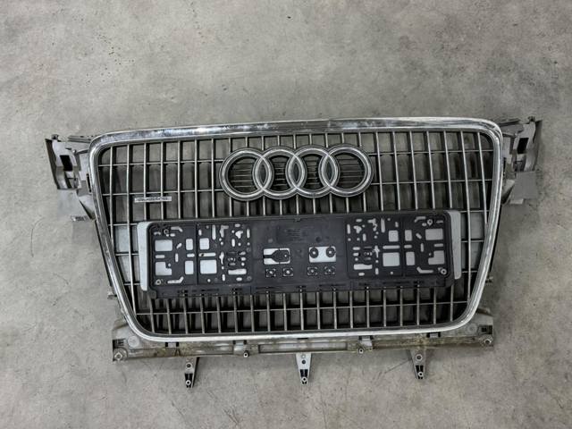 Решетка радиатора Audi A4 Avant B8