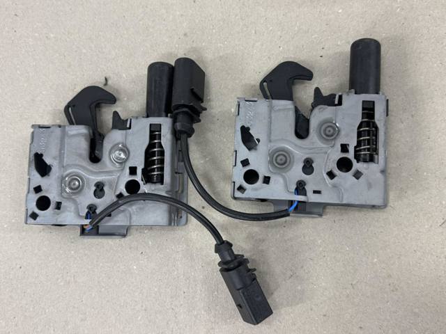 8S0823509C Замок капота купить Чернигов