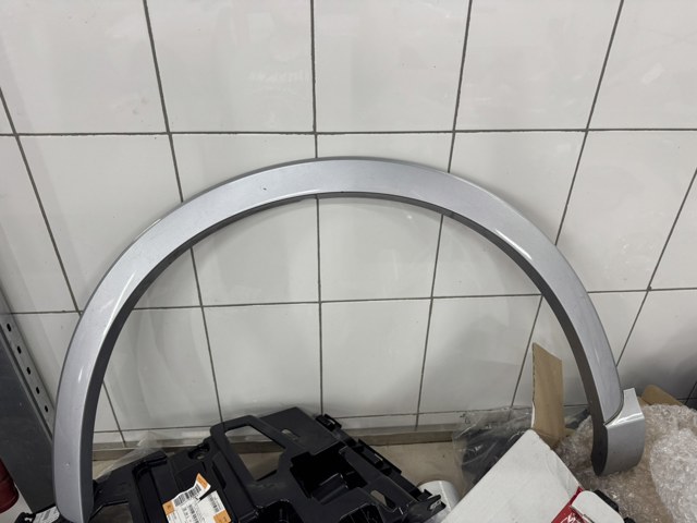 Накладка передней левой арки колеса 8U0853717A VAG