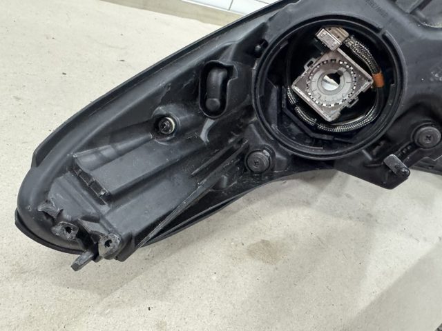 92102F1110 HYUNDAI Правая фара купить в Полтава