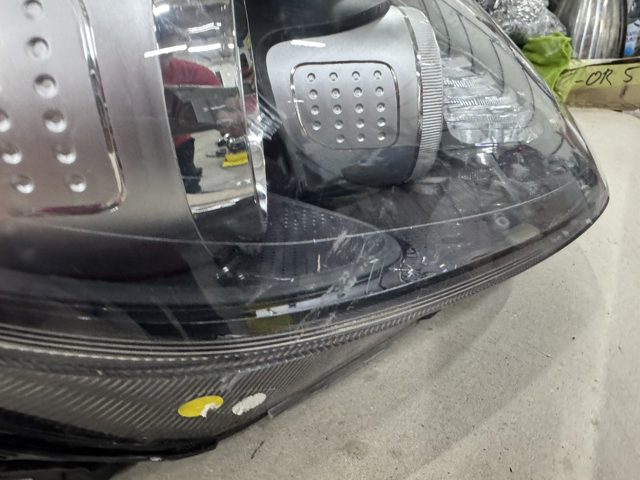 92102F1110 HYUNDAI Правая фара купить в Полтава