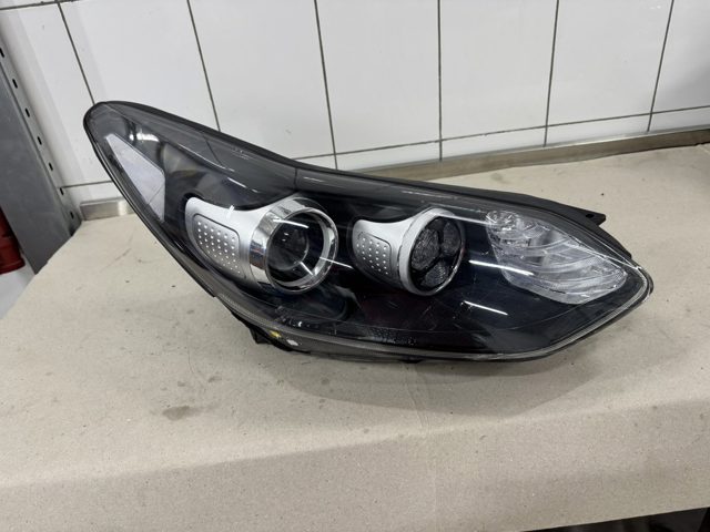 HYUNDAI 92102F1110 Правая фара в наличии Одесса