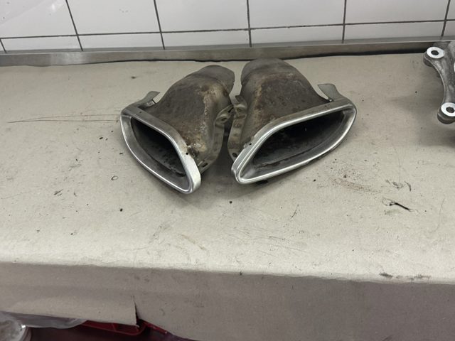 Наонечник глушителя A2124902727 MERCEDES