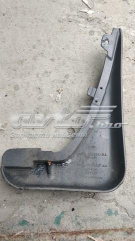 FORD 1530387 Передние брызговики в наличии Винница