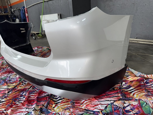 51128081855 BMW Бампер задний купить в Украина