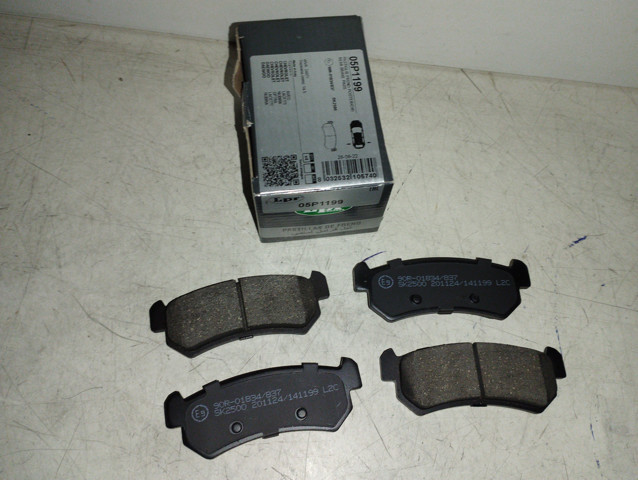 Задние дисковые колодки 05P1199 LPR