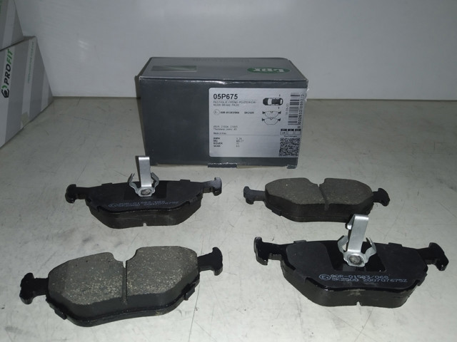 Колодки тормозные дисковые комплект 05P675 LPR