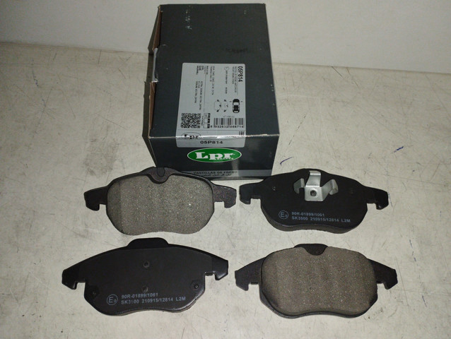 Передние тормозные колодки 05P814 LPR
