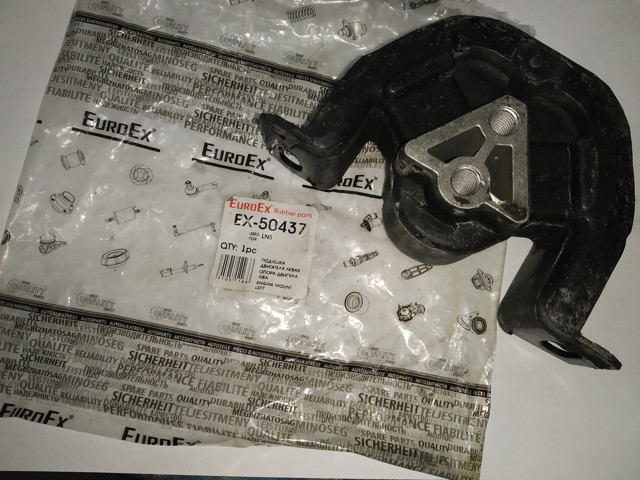 Левая подушка двигателя Дэу Ланос