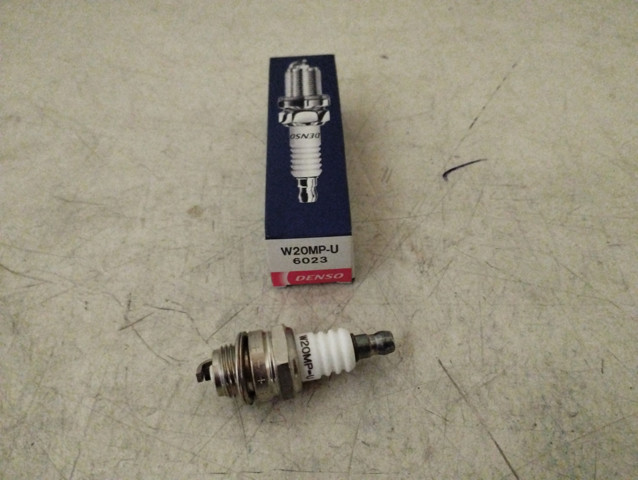 Свечи зажигания W20MPU DENSO