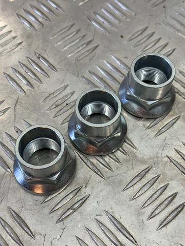 Гайка шаровой опоры передней подвески 402624GA0D NISSAN