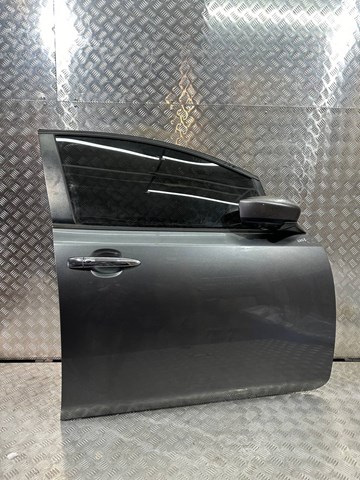 Пассажирская передняя дверь 801003NF1A NISSAN