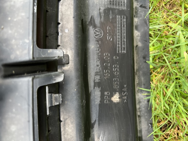VAG 7N5853653D Решетка радиатора в наличии Чернигов