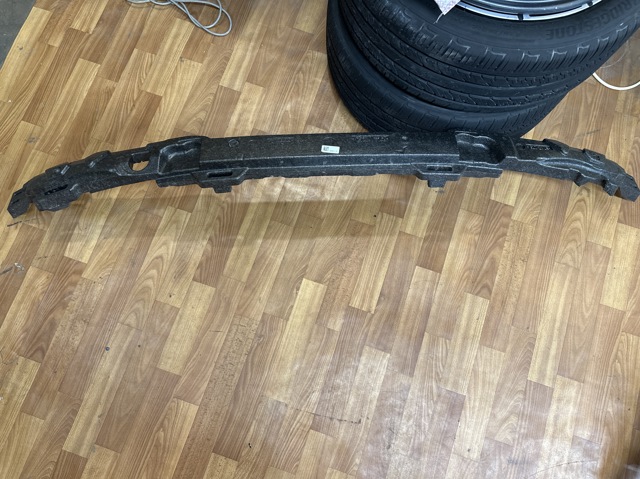 Абсорбер бампера переднего 51117422217 BMW