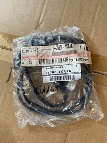 253801KA1A NISSAN Кнопка привода замка багажника купить в Ирпень