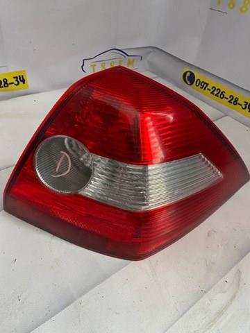 Задний правый стоп 8200142681 RENAULT