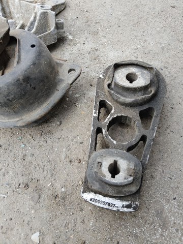 RENAULT 8200557827 Задняя опора двигателя в наличии Павлоград