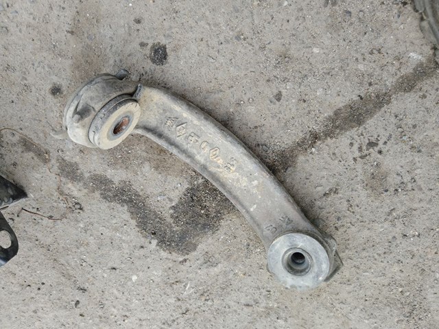 Кронштейн передней балки 8200632415 RENAULT