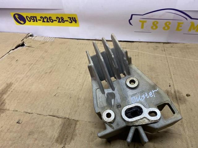 Кронштейт крепления форсунки 8200771226 RENAULT