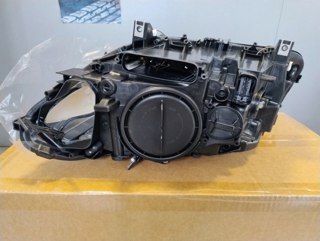 BMW 63117271912 Фара правая в наличии Харьков