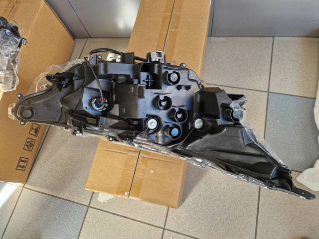 8111042D90 TOYOTA Правая фара купить в Каменское