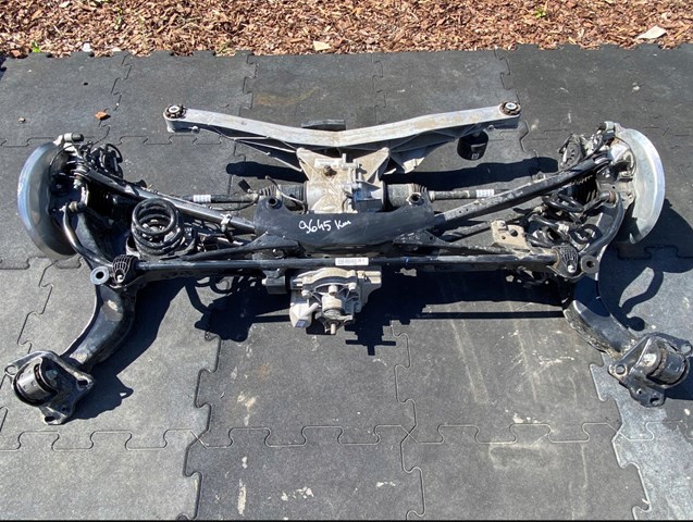 Полуось передняя, правая 31605A2E048 BMW