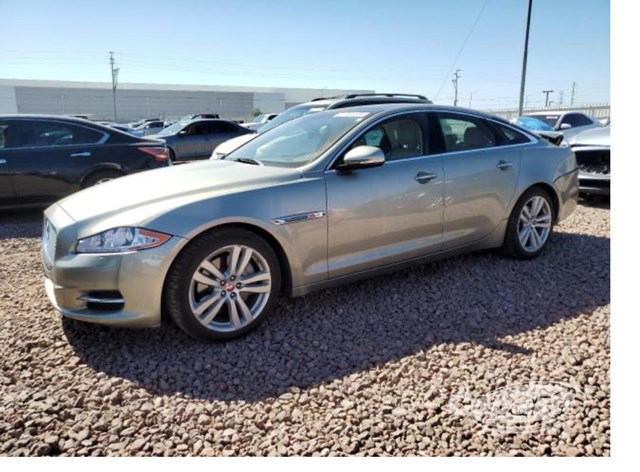 Окно (передней двери) двери C2D27676 JAGUAR