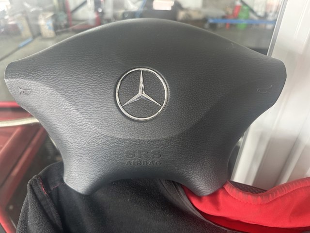 Подушка безопасности водителя A6398601802 MERCEDES