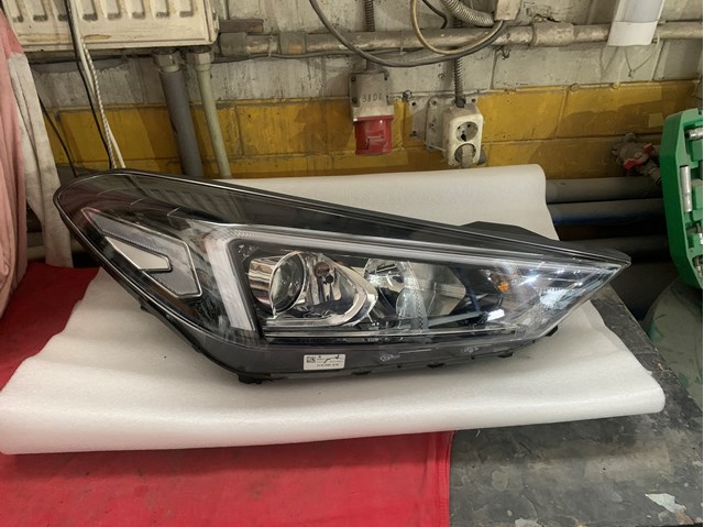 Фара основная правая 92102D7600 HYUNDAI