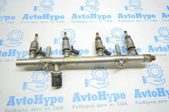 Рампа форсунок системы впрыска топлива 06K133317G VAG