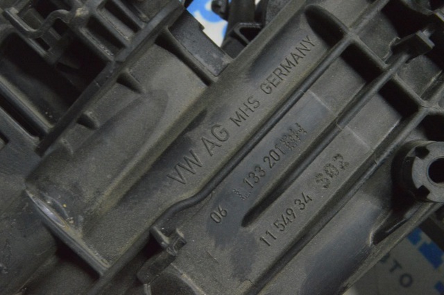 VAG 06L133201FP Коллектор впускной в наличии Украина