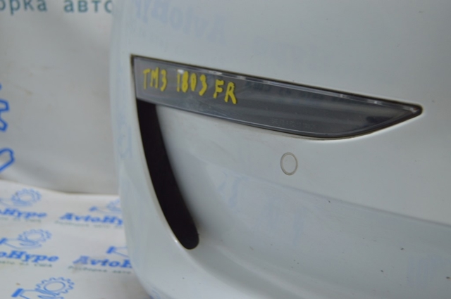Правая противотуманная фара 107739200F TESLA