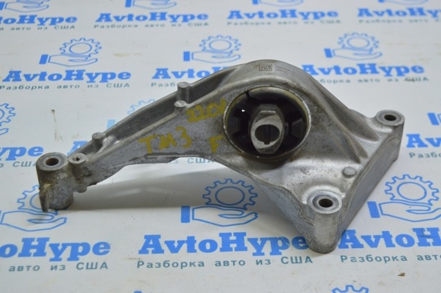 Кронштейн подушки (опоры) двигателя, левой 109533800D TESLA